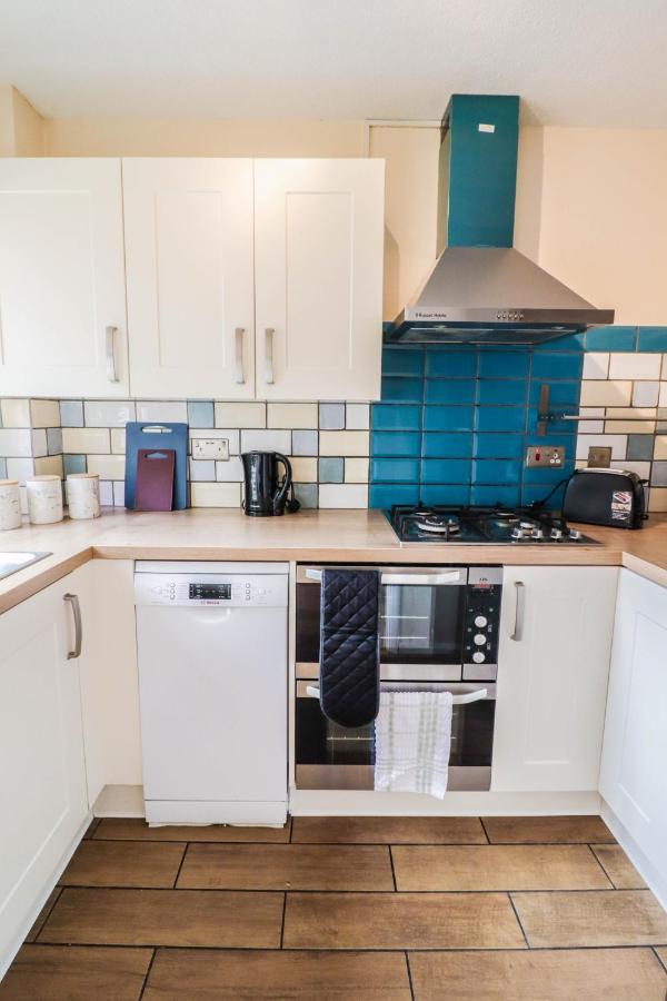 Spacious 1 Bed Flat-Free Parking Hillingdon Exterior photo