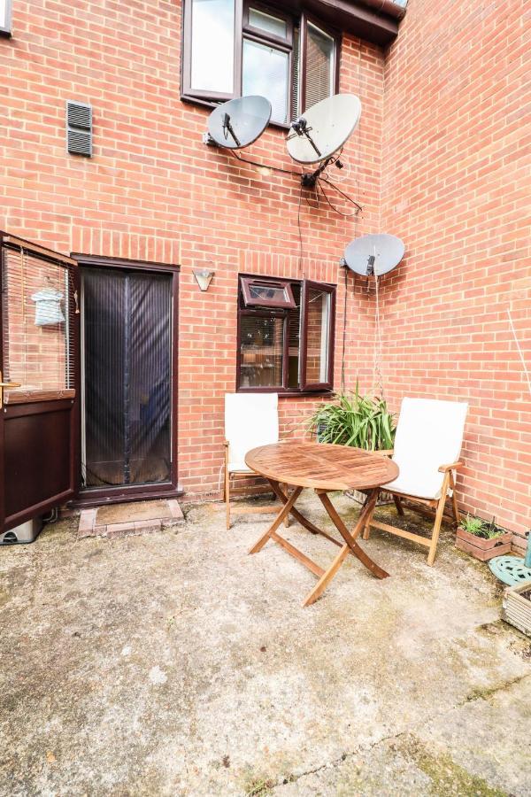 Spacious 1 Bed Flat-Free Parking Hillingdon Exterior photo